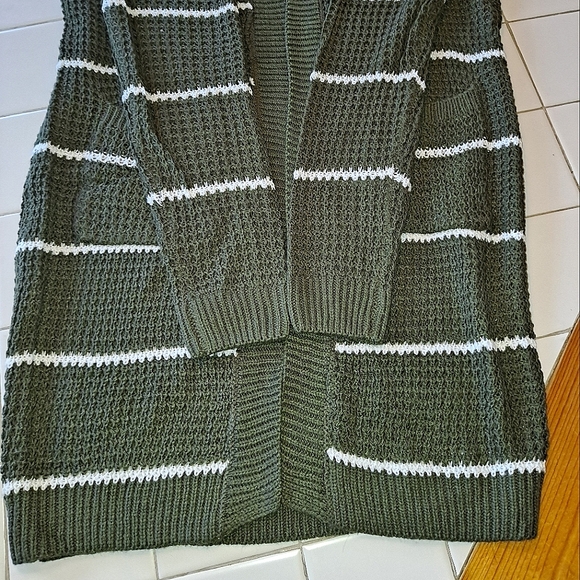 Emma's Expressions green white knit cardigan size Small - Picture 6 of 10